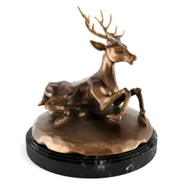 Figurine deer